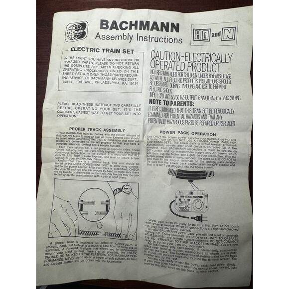 8 Bachman Trestle Bridge HO Scale Train Cars, Track, Bridge Trestle & Power Pack - Picture 7 of 8